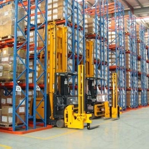 配合三向堆垛機使用